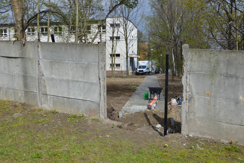 Oświęcim. Przejście jest tu potrzebne?