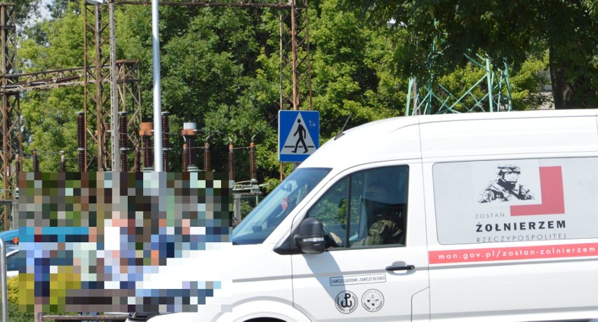 Koronawirus uderzył w Ostrowiec! 20 zakażonych w kilku zakładach, kilkaset osób na kwarantannie. Źródłem wesele w Starachowicach [ZDJĘCIA]