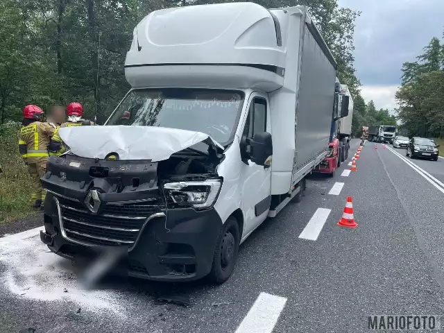 Na DK46 w okolicy Dąbrowy zderzyły się trzy ciężarówki.