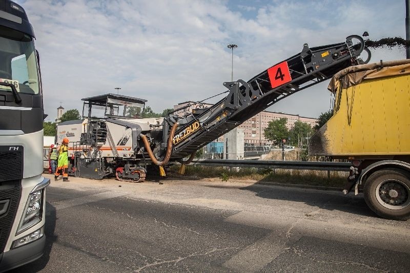 Znów inaczej na trasie W-Z. Po zmianach utrudnienia dla kierowców i pasażerów MPK! [zdjęcia]