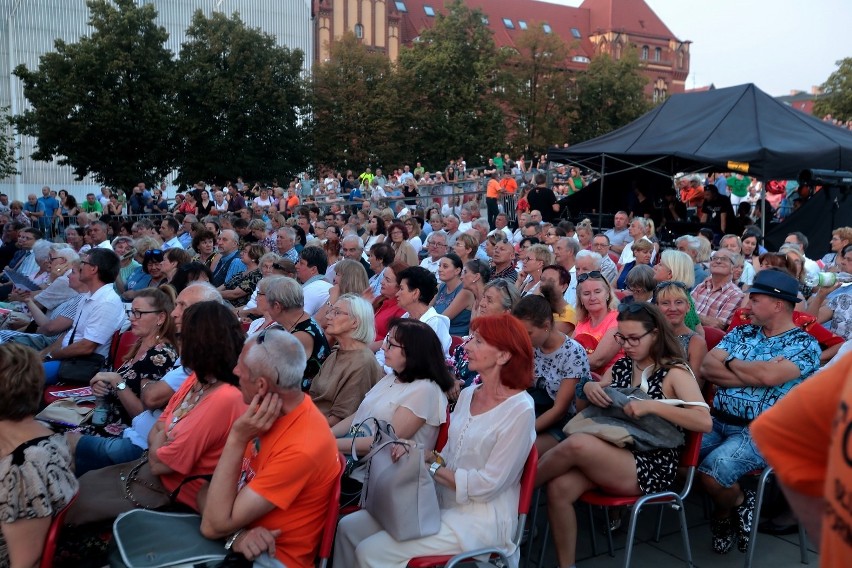 Sierpniowe Przełomy. Niezwykły koncert muzyki filmowej na dachu Centrum Dialogu Przełomy w Szczecinie