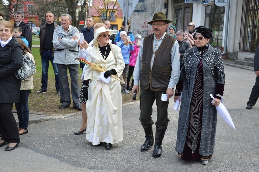 Niedziela Palmowa w Rudniku nad Sanem. Przez osła nie było wjazdu do Jerozolimy