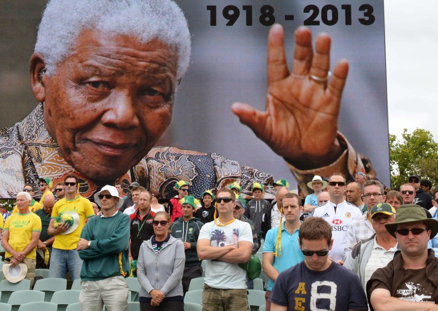 Nelson Mandela zmarł w 2013 r. Zrobił wiele dla świata,...