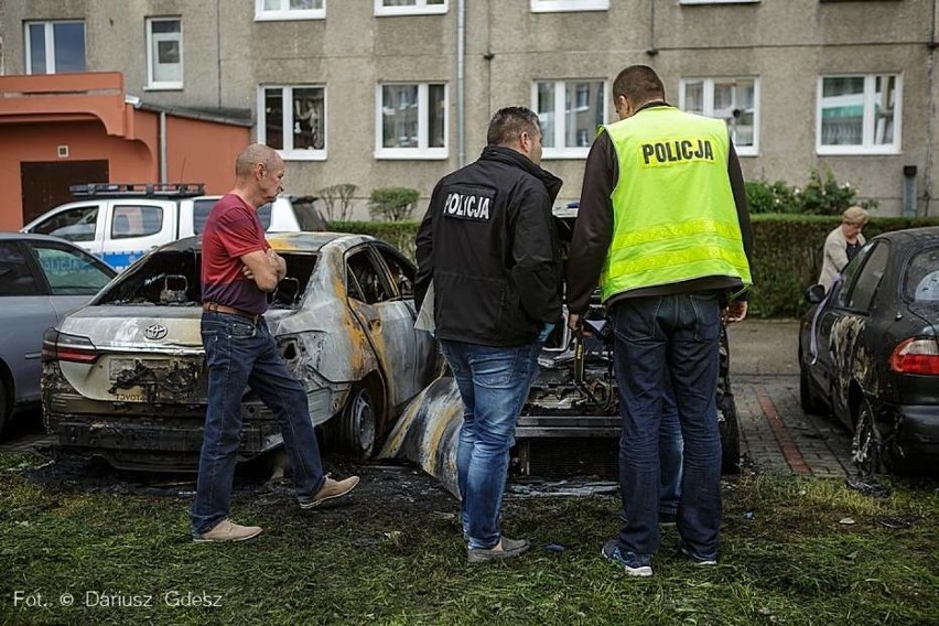 W Wałbrzychu spłonęły trzy samochody. To było podpalenie [ZDJĘCIA]