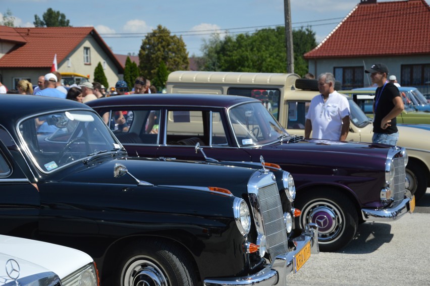 Zlot samochodowych i motocyklowych staruszków w Proszowicach