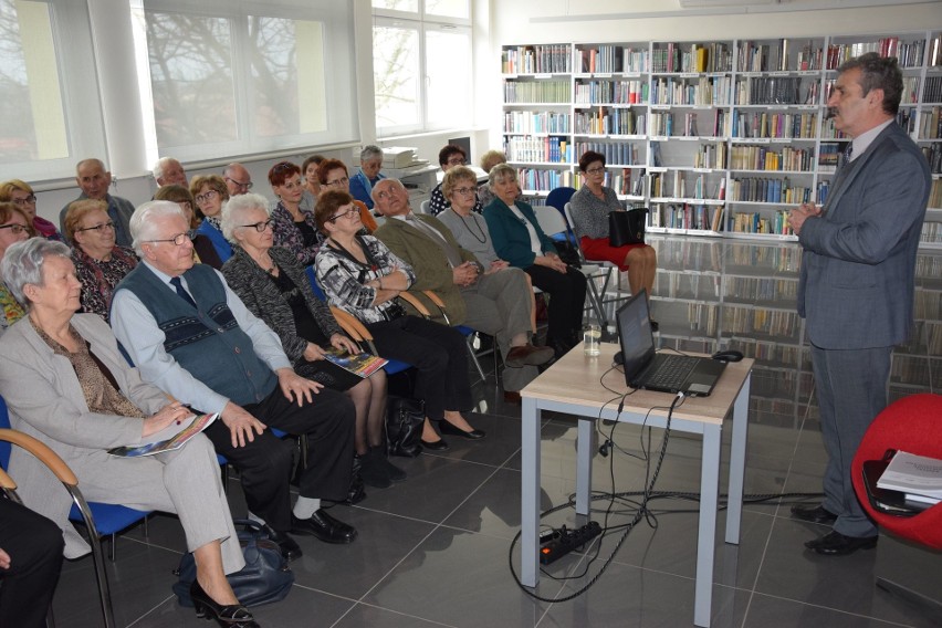 Znasz korzenie swego rodu? Kto go zapoczątkował, czy istniał rodzinny herb - o tym mówiono w radziejowskiej bibliotece