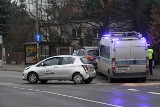 Wypadek nauki jazdy podczas egzaminu. Egzaminator ranny