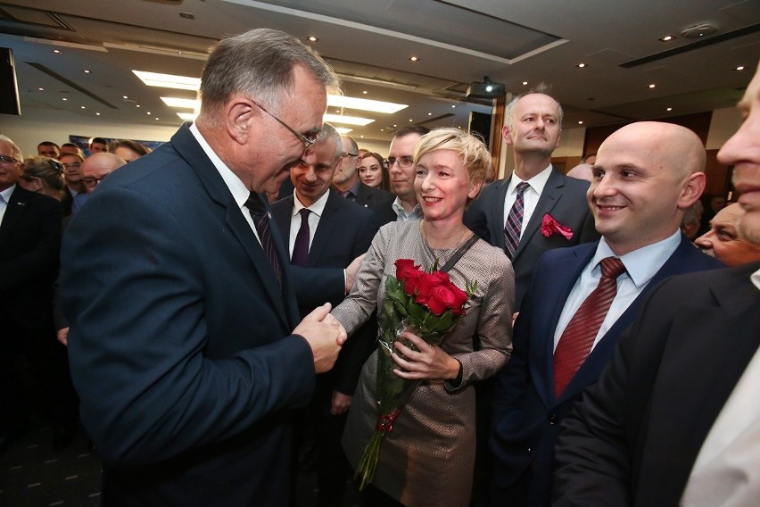 Radość w sztabie PiS we Wrocławiu