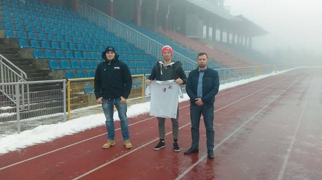 Nowym zawodnikiem trzecioligowej Wisły Sandomierz jest bramkarz Kamil Szewczyk. 