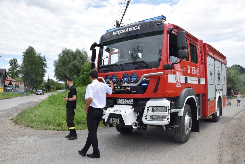 Mieszkańcy uhonorowali 11 chłopów z Masłomiącej zamordowanych w obozie Gross-Rosen [ZDJĘCIA]