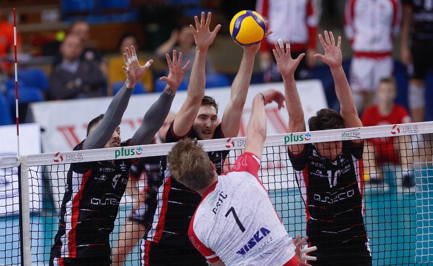 W listopadzie, w 5. kolejce, Resovia rozbiła Visłę 3:0...