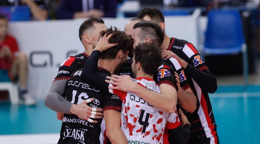 W listopadzie, w 5. kolejce, Resovia rozbiła Visłę 3:0...