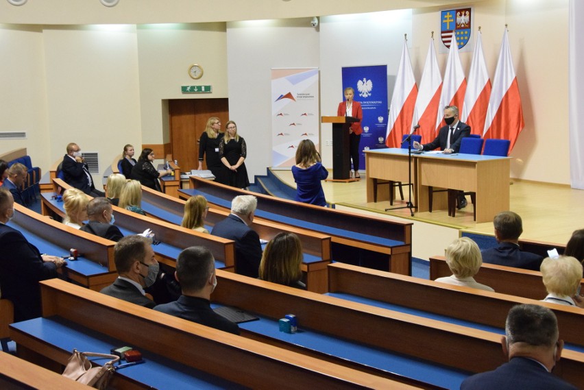 Jędrzejów dostał spore pieniądze na pomoc niepełnosprawnym i "opiekę wytchnienieniową" (WIDEO, zdjęcia)