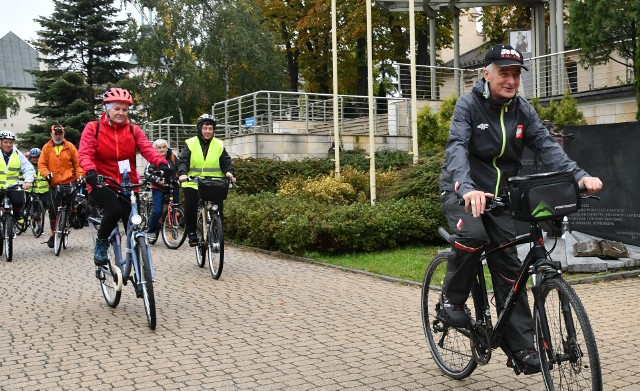 Peleton na Święty Krzyż poprowadził ksiądz biskup Marian Florczyk.