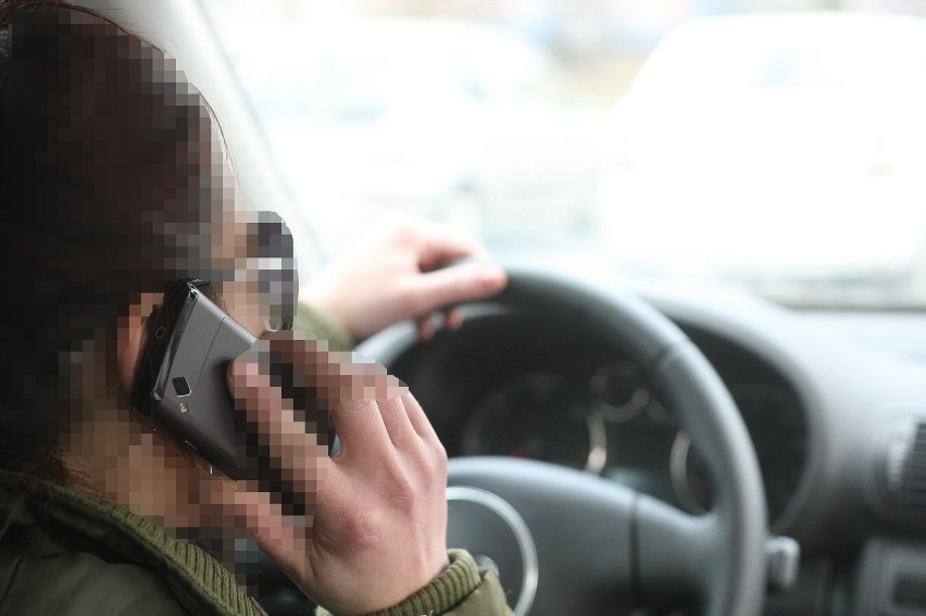 Badania wykazały, że kierowca, który rozmawia przez telefon...