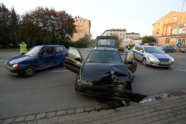 Wypadek na skrzyżowaniu H. Pobożnego i Gancarskiej w Słupsku.