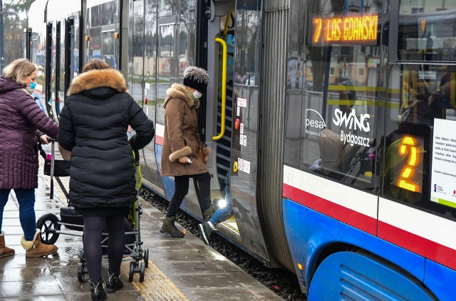 Pytany o problem tłoku w tramwajach nr 2, rzecznik bydgoskich drogowców kolejny raz zapewnia: - W razie wystąpienia uzasadnionej potrzeby nie wykluczamy podjęcia adekwatnych działań optymalizacyjnych.