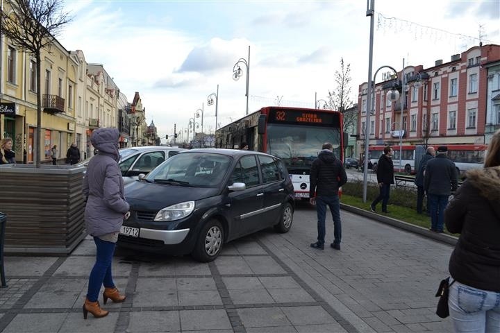 Kierowca z Ełku zablokował aleję i centrum miasta