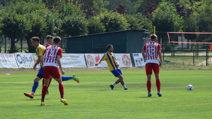 W piłkarskim meczu sparingowym dwóch czwartoligowców, Pilica Białobrzegi lepsza od Neptuna Końskie