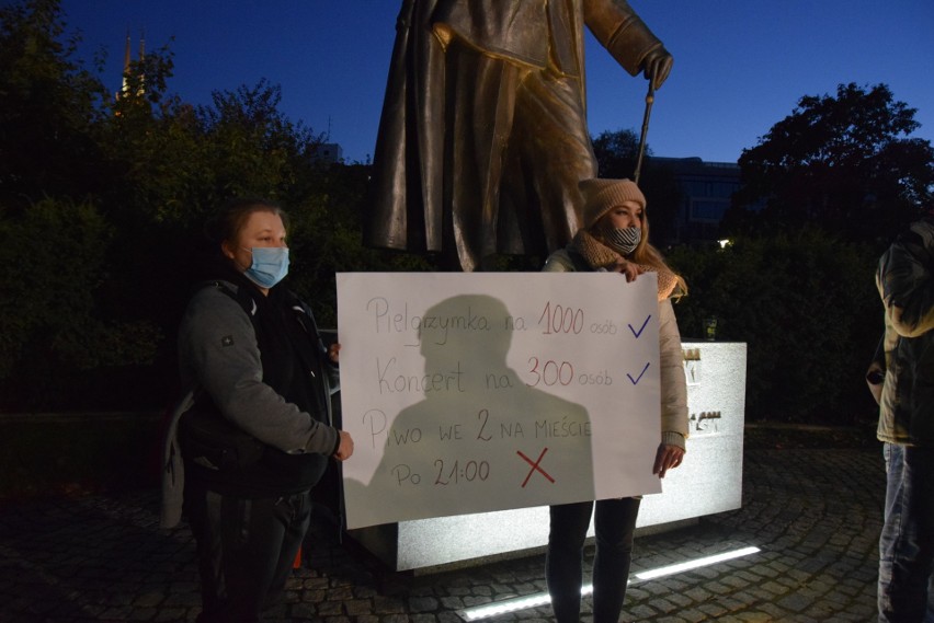 W Gdyni protestuje gastronomia. "Czy rząd ma plan, czy w akcie bezrozumnej paniki ograniczył nam możliwość pracy i zarabiania?"