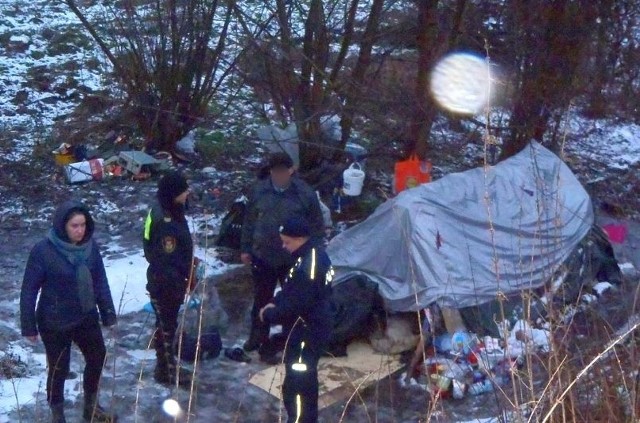 Policja, pracownicy MOPR i straż miejska kontrolowała bezdomnych