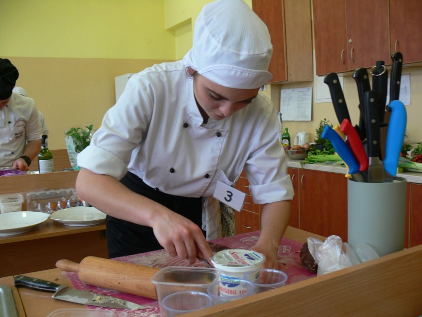 Uczniowie sandomierskiej "marmolady" uczestnikami regionalnego konkursu kulinarnego "Kreatywny Kucharz" 