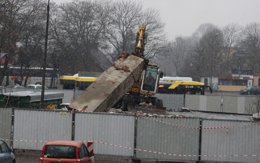Rozbiórka dworca PKS w Olkuszu zakończona (19 stycznia)