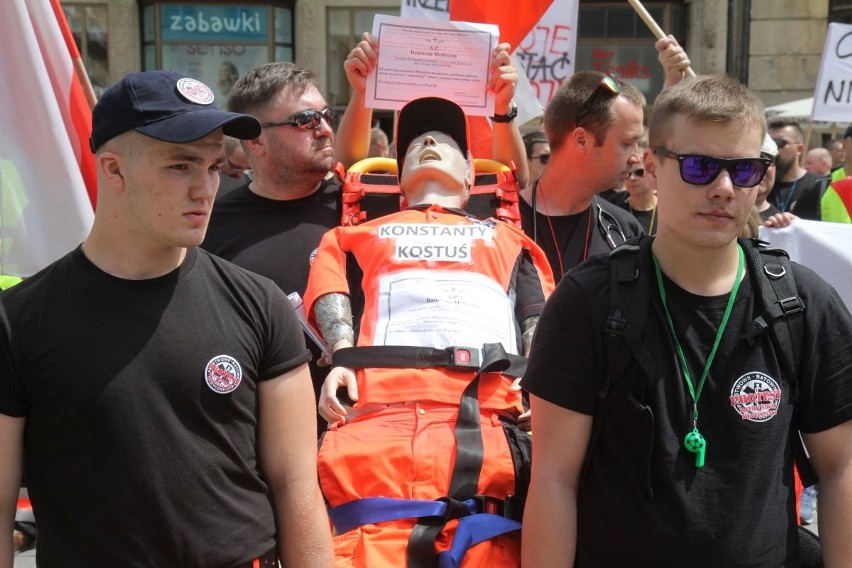 Protest ratowników medycznych we Wrocławiu, 30.06.2017