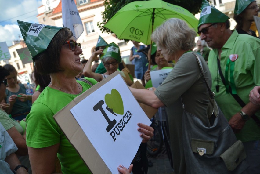 Pikieta w obronie Puszczy Białowieskiej. Chcą lasu, a nie fabryki desek (ZDJĘCIA, WIDEO)