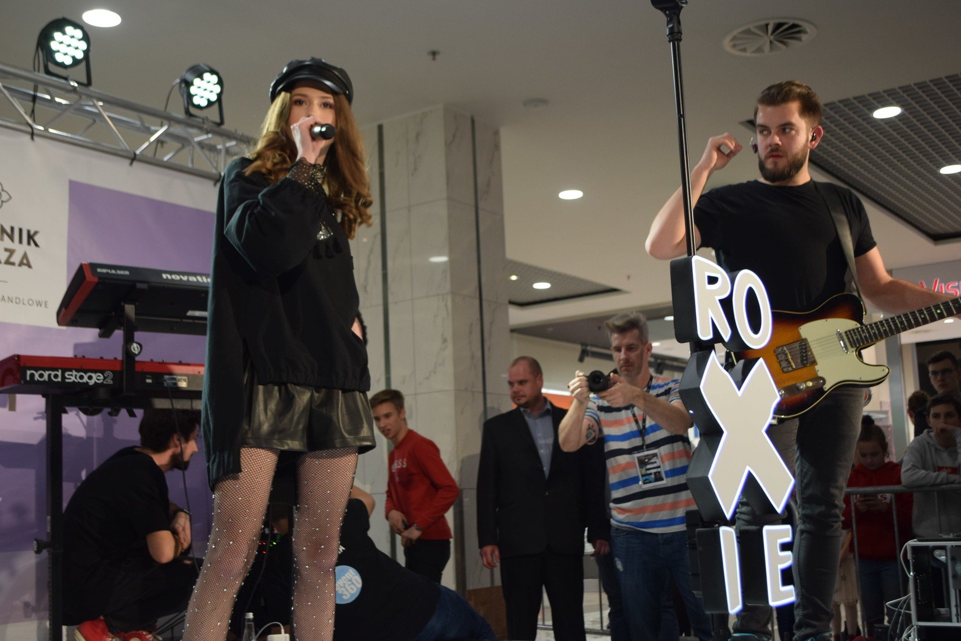 Koncert Roksany Węgiel w Rybniku. Zwyciężczyni Eurowizji Junior  przyciągnęła do galerii Plaza tłumy mieszkańców regionu | Dziennik Zachodni
