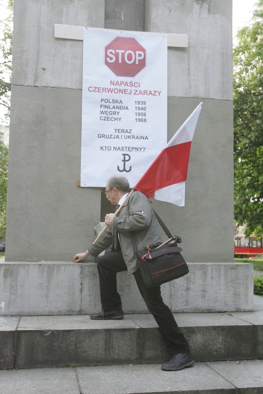 Wiec w Katowicach na placu Wolności: "Stop agresji Sowietów" [ZDJĘCIA]