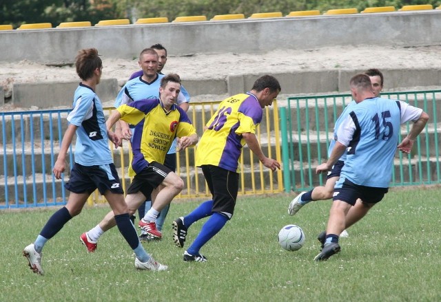 Piłkarze Stali Nowa Dęba pokonali w sparingu rywali z Ożarowa.