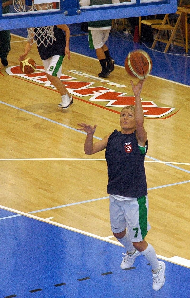 Cukierki Odra Brzeg - INEA AZS Poznan 74:79.