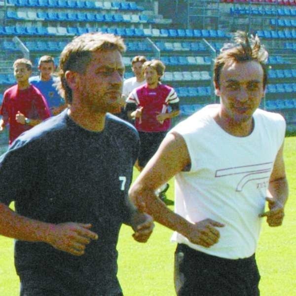 Marek Tracz (z lewej) i Wojciech Sałek w przeszłości prowadzili grę Odry. Dziś będą walczyć przeciwko sobie.