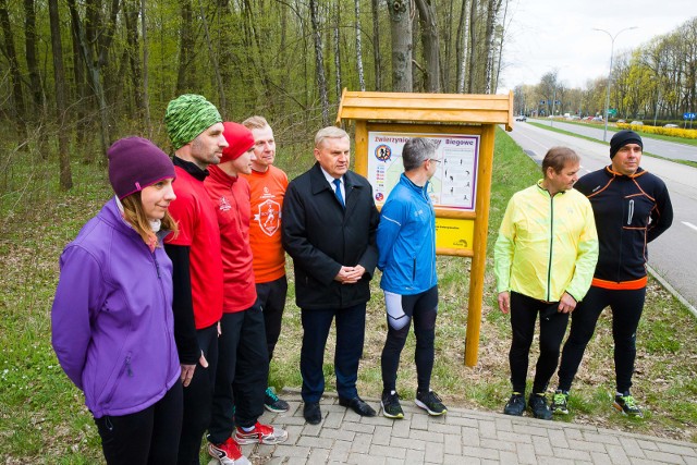 Biegowe szlaki w Lesie Zwierzynieckim zachwalali wczoraj biegacze związani m.in. z fundacją Białystok Biega.