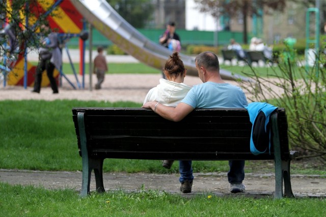 Pogoda w majówkę nie będzie nas rozpieszczać: słońce schowa się za chmurami, prognozowane są także burze z gradem.