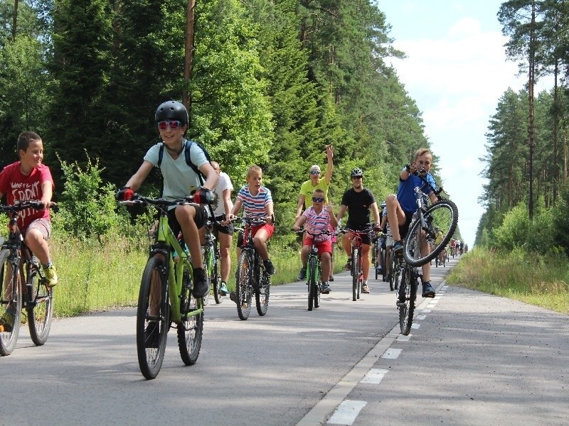 Starachowice. Kolejny rekord frekwencji na trasie Rodzinnego Rajdu Rowerowego. Zobacz zdjęcia