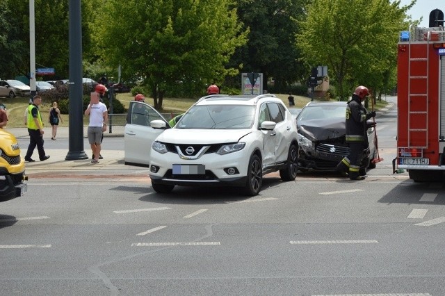 Kolizja na skrzyżowaniu al. Wyszyńskiego z ul. Retkińską.