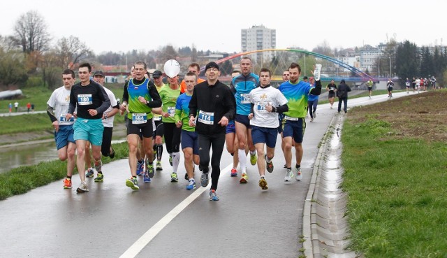 W sobotę biegacze spotkają się na stadionie Resovii, a za tydzień (10 kwietnia) wielu weźmie udział w PKO Półmaratonie Rzeszowskim