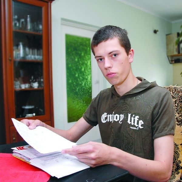 Paweł Grześ leczy się w Dziecięcym Szpitalu Klinicznym od 2006 roku. Niestety, właśnie skończył 18 lat i co będzie dalej z jego terapią, nie wiadomo.