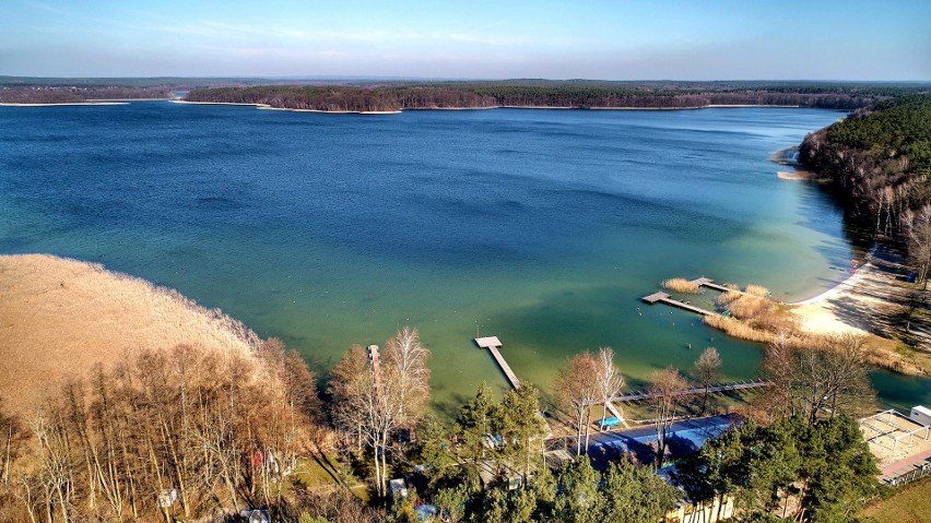 Jezioro Niesłysz z lotu ptaka na zdjęciach Grzegorza...