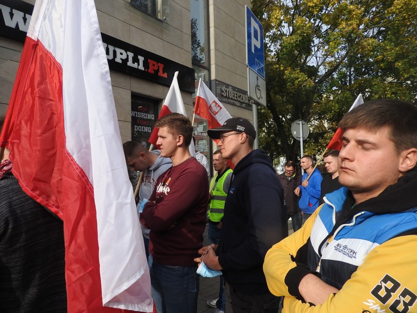 Protest rolników przed siedzibą PiS w Białymstoku