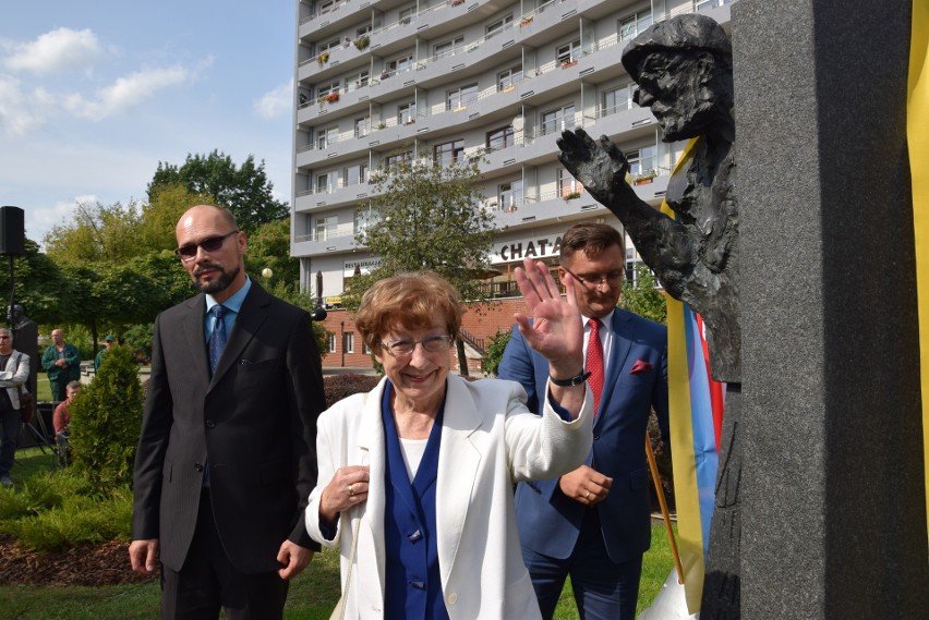 Odsłonięcie płaskorzeźby przedstawiającej Antoniego Halora w...