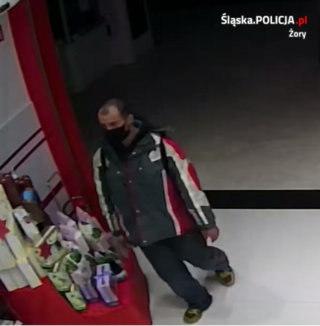 Mężczyzna, którego zarejestrowały kamery monitoringu podejrzewany jest o kradzież perfum w znanej drogerii, do której doszło pod koniec listopada br.