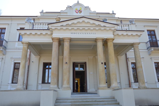 W Pałacu Wielopolskich przywrócono jego oryginalną kolorystykę.