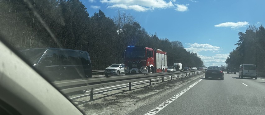 Kolizja 2 samochodów na Obwodnicy Trójmiasta. Przez ponad...