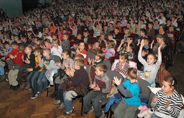 We wtorek w sali koncertowej Urzędu Miejskiego w Radomiu zebrało się ponad 800 uczniów klas pierwszych.