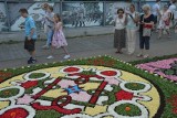 Kwietne dywany ze Spycimierza w Łódzkiem znalazły się na światowej liście UNESCO. Z tej okazji odbyła się podniosła uroczystość 