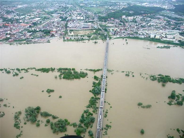 W maju 2010 roku wielka powódź zalała Polskę. Wisła wylała...