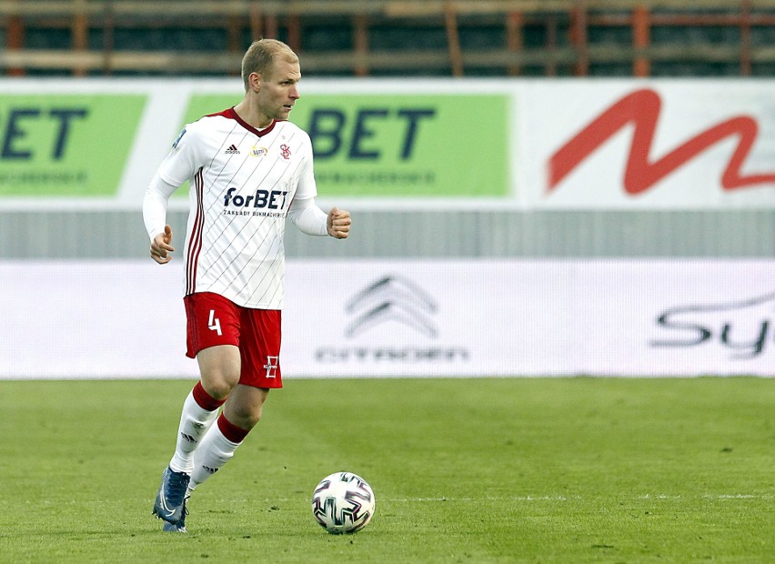 Pilkarska ekstraklasa. Pieniędzy w ŁKS   będzie coraz mniej